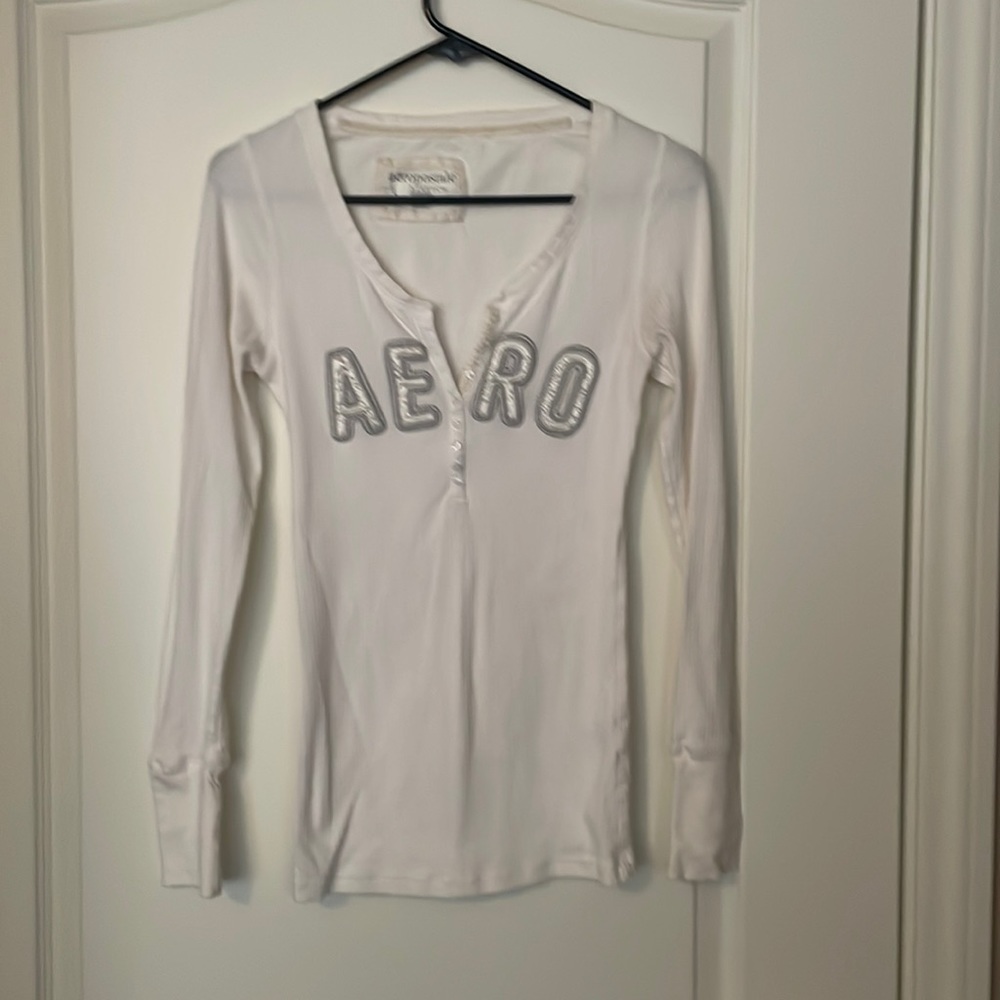 Stretch shirt with lettering on front